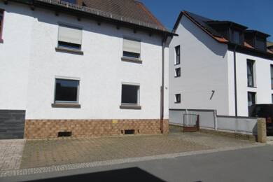 Mehrfamilienhaus zum Kauf 665.000 € 10 Zimmer 211,4 m² 359 m² Grundstück frei ab sofort Erzbergerstraße 10 Eppelheim 69214