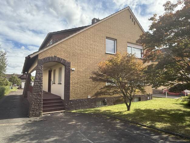 Einfamilienhaus zum Kauf 199.000 € 8 Zimmer 250 m² 1.061 m² Grundstück Beverungen Beverungen 37688