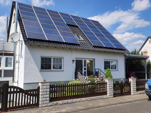 Wohnung zur Miete 780 € 4,5 Zimmer 128 m² Geschoss 2/3 frei ab 15.05.2026 Berliner Straße 42 Hümme Hofgeismar 34369