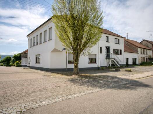Mehrfamilienhaus zum Kauf 384.000 € 261 m² 1.095 m² Grundstück Hüttersdorf Schmelz 66839