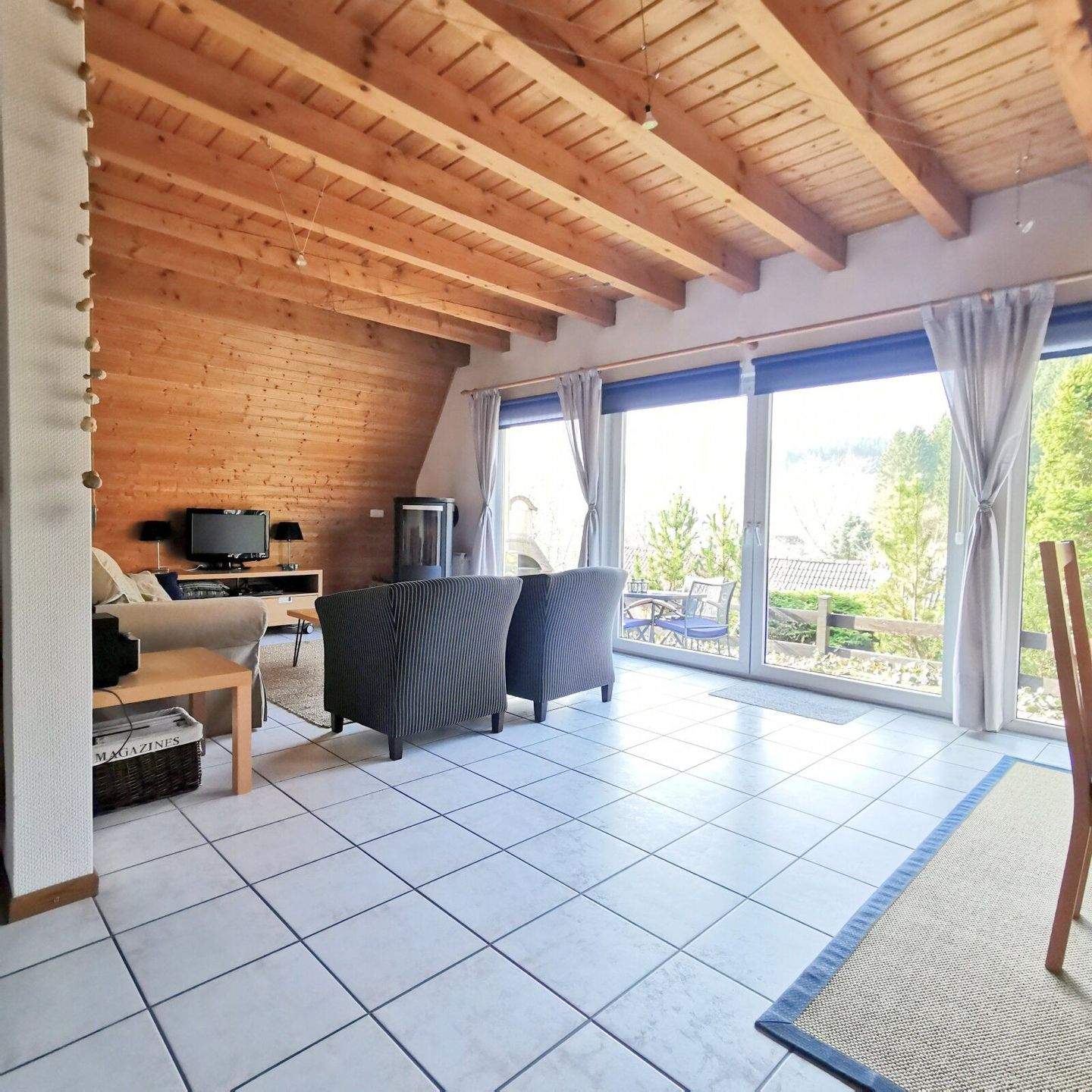 Immobilie in Bad Berleburg - Traumhaftes modernes Ferienhaus in herrlicher Lage mit Blick ins Grüne - Bild 4