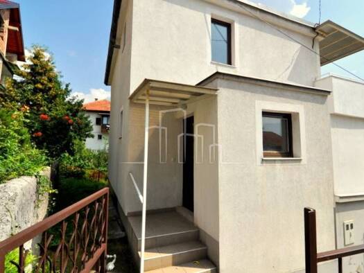 Einfamilienhaus zur Miete 511 € 3 Zimmer Sarajevo 71000