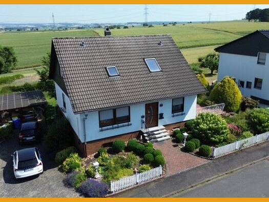 Einfamilienhaus zum Kauf provisionsfrei 229.000 € 5 Zimmer 134 m² 897 m² Grundstück Treysa Schwalmstadt / Treysa 34613