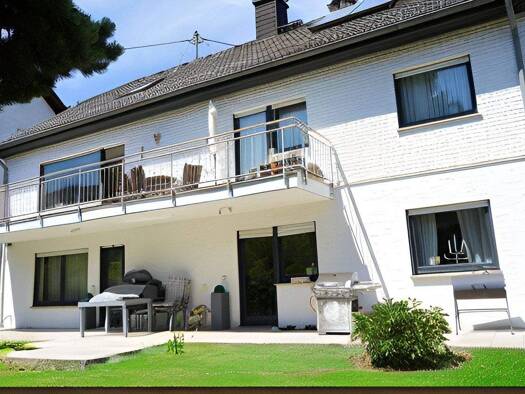 Haus zum Kauf 699.000 € 8 Zimmer 276 m² 820 m² Grundstück Eschenhahn Idstein 65510