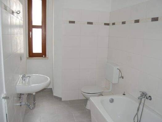 Wohnung zur Miete 325 € 2 Zimmer 47 m² 2. Geschoss frei ab sofort Saalfeld Saalfeld/Saale 07318