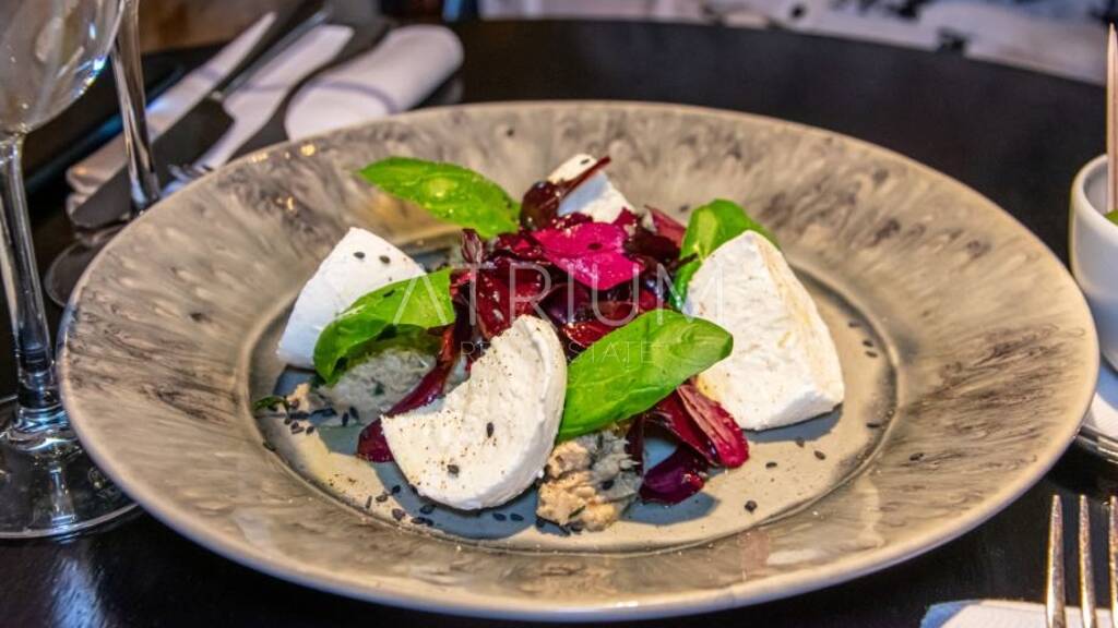 Bürofläche zur Miete 3.500 € 5 Zimmer 280 m² Bürofläche Split 21000