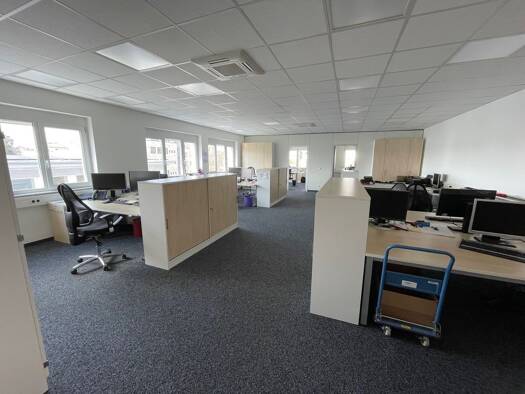 Büro zur Miete provisionsfrei 2.400 € 4 Zimmer 185 m² Bürofläche Asperg 71679