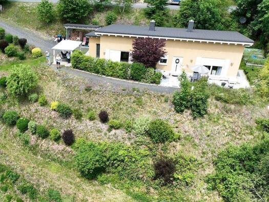 Haus zum Kauf 298.000 € 4 Zimmer 115,9 m² 2.504 m² Grundstück Steinach 96523