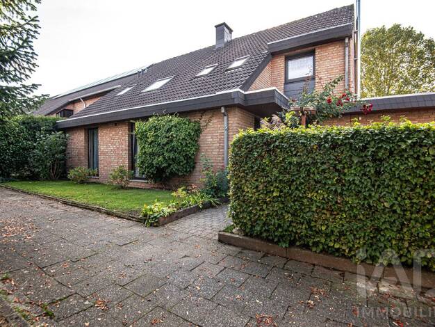 Reihenendhaus zum Kauf 479.000 € 9 Zimmer 196,7 m² 374 m² Grundstück Kernstadt Paderborn 33102