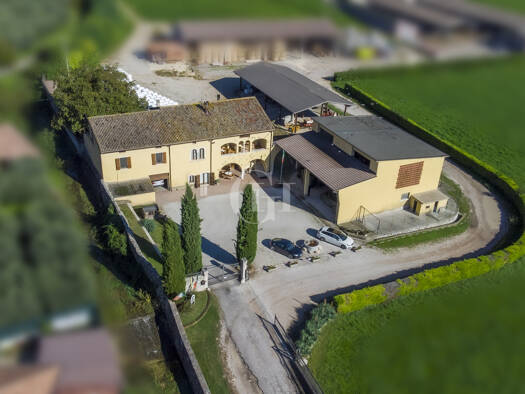 Einfamilienhaus zum Kauf 690.000 € 12 Zimmer 767 m² 2.000 m² Grundstück frei ab sofort Caprino Veronese 37013