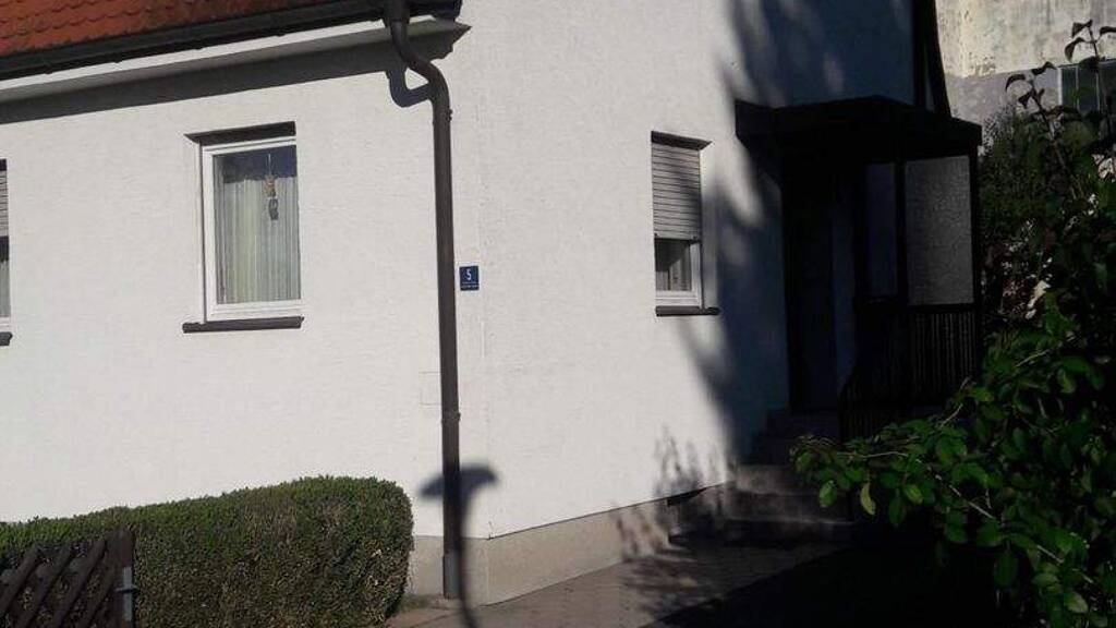 Doppelhaushälfte zum Kauf 169.000 € 7 Zimmer 206 m² 640 m² Grundstück frei ab sofort Creußen 95473