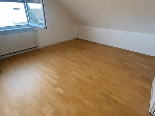 Wohnung zur Miete 700 € 2 Zimmer 43 m² Geschoss 2/3 frei ab sofort Obertürkheim Obertürkheim 70329