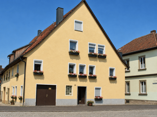 Mehrfamilienhaus zum Kauf 390.000 € 11 Zimmer 219 m² 190 m² Grundstück Eibelstadt 97246