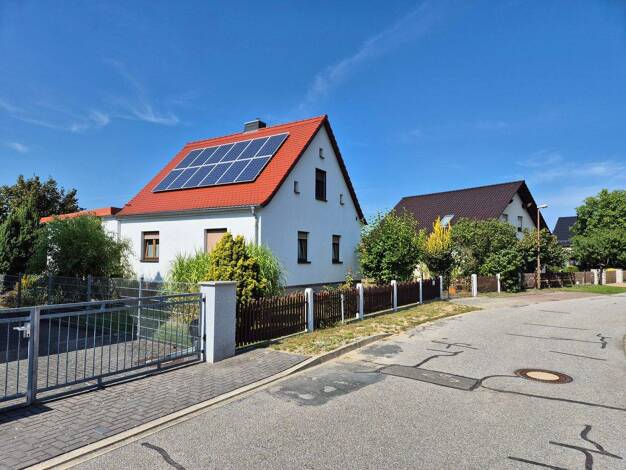 Einfamilienhaus zum Kauf 198.000 € 5 Zimmer 120 m² 1.253 m² Grundstück Bernsdorf 02994