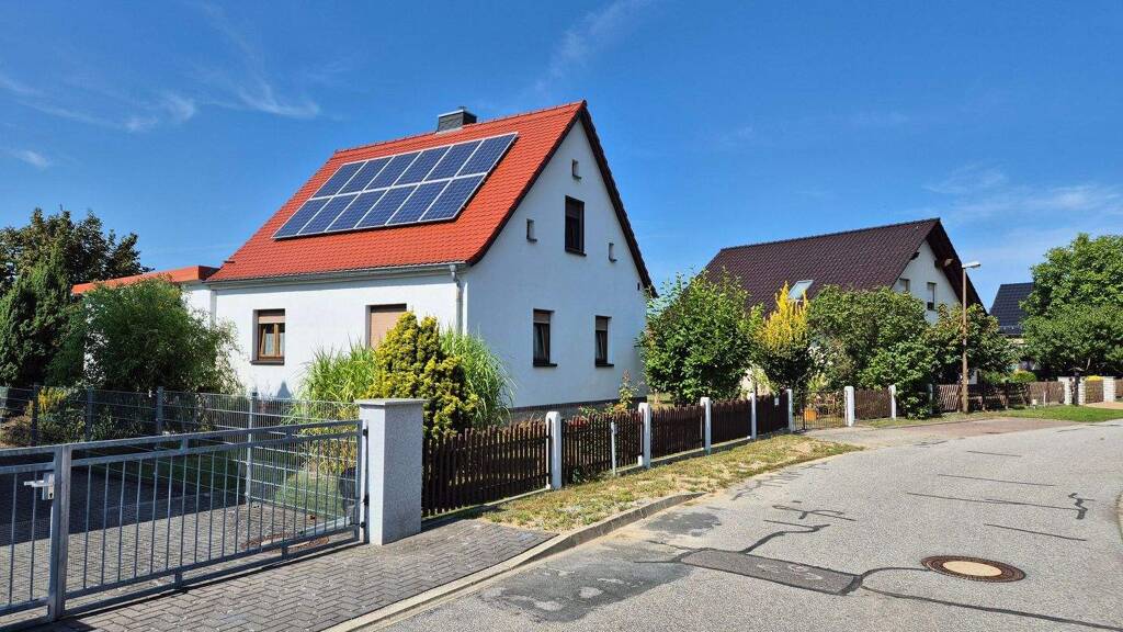 Einfamilienhaus zum Kauf 198.000 € 5 Zimmer 120 m² 1.253 m² Grundstück Bernsdorf 02994
