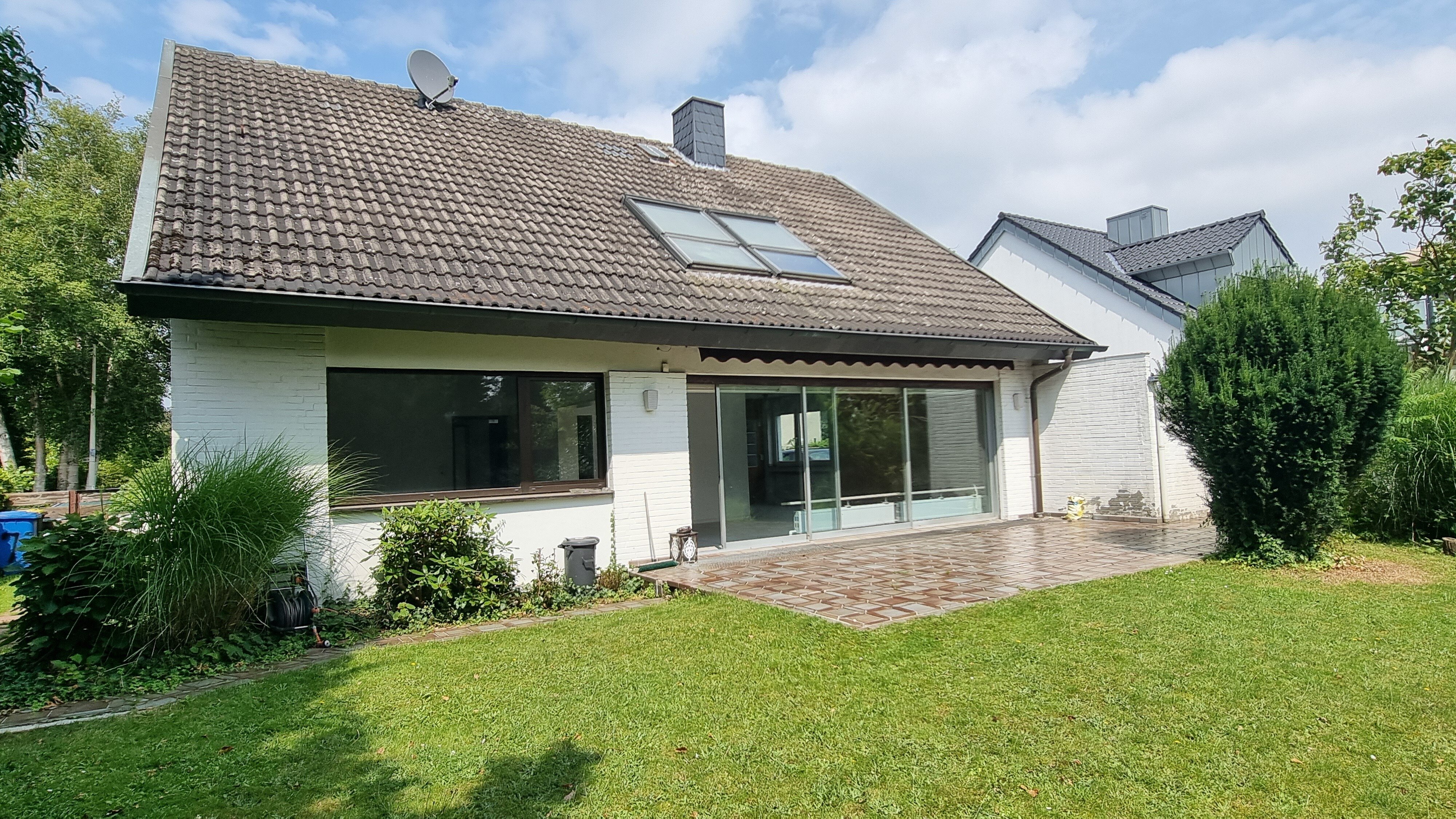 Einfamilienhaus zum Kauf 649.000 € 6 Zimmer 180 m²<br/>Wohnfläche 629 m²<br/>Grundstück ab sofort<br/>Verfügbarkeit Karlsruherstraße 7 Kaarst 41564