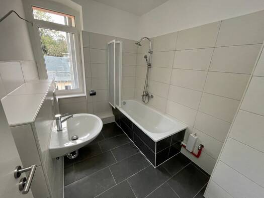 Wohnung zur Miete 550 € 4 Zimmer 94 m² 2. Geschoss frei ab 01.11.2026 Plauensche Straße 113 Ostviertel Gera 07551