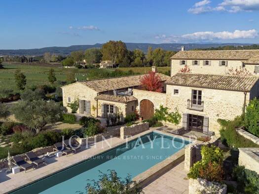 Einfamilienhaus zum Kauf provisionsfrei 9.950.000 € 760 m² 70.889 m² Grundstück Oppède 84580