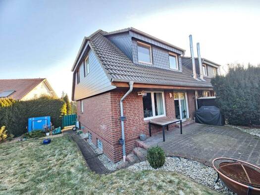 Doppelhaushälfte zur Miete 1.300 € 5 Zimmer 125 m² 320 m² Grundstück frei ab 01.04.2026 Sennewitz Petersberg 06193