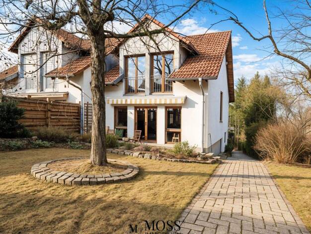 Doppelhaushälfte zum Kauf 550.000 € 4 Zimmer 131 m² 421 m² Grundstück frei ab 01.05.2026 Simonswald 79263