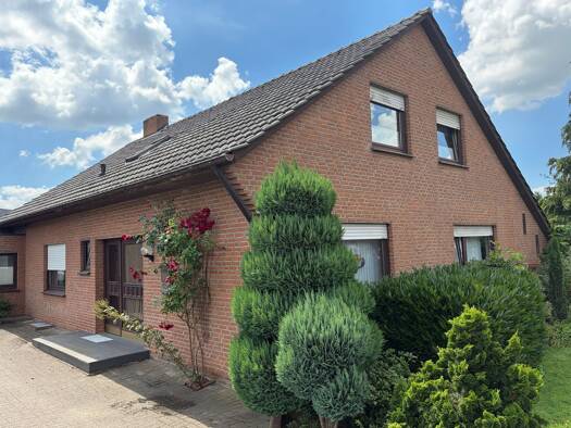 Einfamilienhaus zum Kauf 220.000 € 7 Zimmer 175 m² 733 m² Grundstück frei ab sofort Lindenstraße Lindern Lindern (Oldenburg) 49699