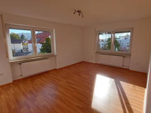 Wohnung zum Kauf provisionsfrei 158.000 € 3 Zimmer 66 m² Geschoss 2/3 frei ab sofort Neumarkt Neumarkt in der Oberpfalz 92318