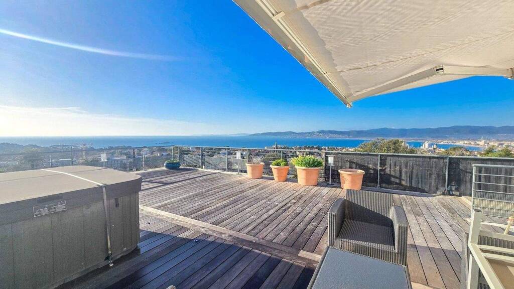 Studio zum Kauf 2.050.000 € 5 Zimmer 216 m² Le PeyronSaint Sébastien Saint-Raphaël 83700