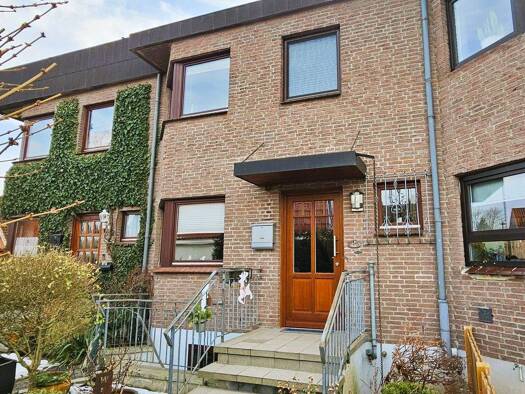 Reihenmittelhaus zum Kauf 369.000 € 6 Zimmer 166 m² 197 m² Grundstück Reinfeld 23858