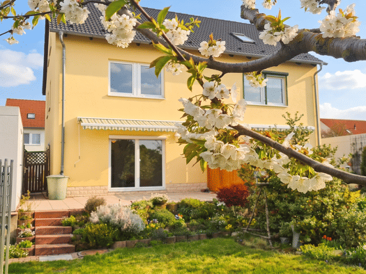 Doppelhaushälfte zum Kauf 320.000 € 5 Zimmer 123 m² 369 m² Grundstück frei ab sofort Fontanestraße 22 Teutschenthal Teutschenthal 06179