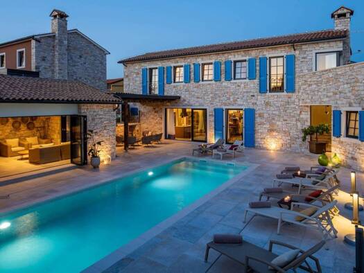Villa zum Kauf - Erstbezug 12 Zimmer 843 m² Poreč 52440