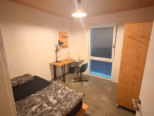 WG-Zimmer zur Miete auf Zeit 625 € 90 m² 3. Geschoss frei ab sofort Stromstraße 36 Moabit Berlin 10551