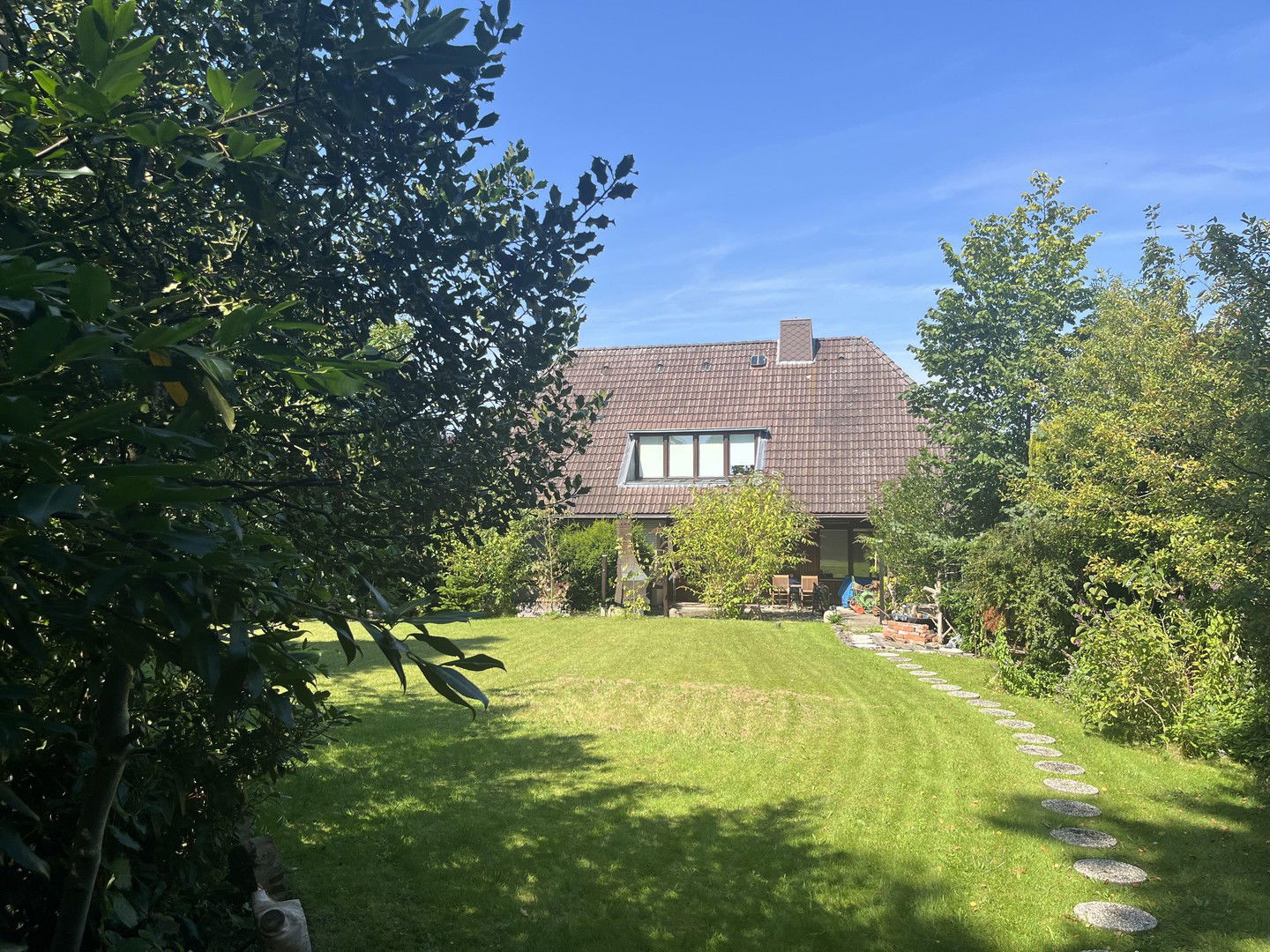 Mehrfamilienhaus zum Kauf provisionsfrei 1.050.000 € 8 Zimmer 230 m²<br/>Wohnfläche 1.580 m²<br/>Grundstück Laboe 24235