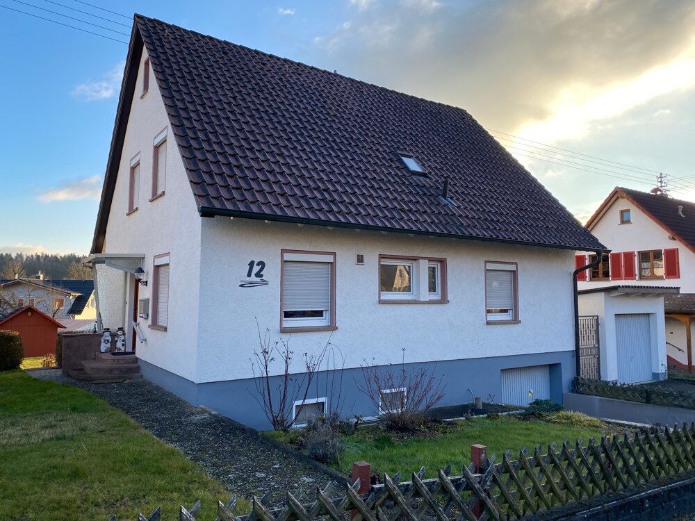 Einfamilienhaus zum Kauf 285.000 € 6 Zimmer 105 m²<br/>Wohnfläche 777 m²<br/>Grundstück Dietingen Dietingen 78661