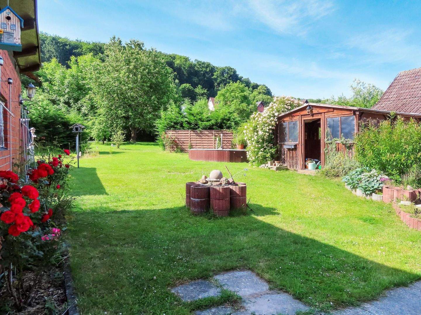 Immobilie in Porta Westfalica - Stilvolles Zuhause mit viel Raum und Gartenidylle! - Bild 2