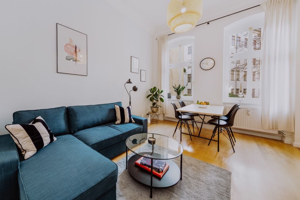 Wohnung zur Miete Wohnen auf Zeit 2.350 € 2 Zimmer 61 m²<br/>Wohnfläche 15.10.2024<br/>Verfügbarkeit Sredzkistraße Prenzlauer Berg Berlin 10435