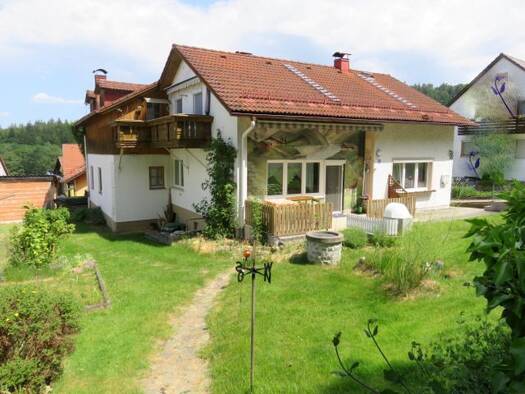 Mehrfamilienhaus zum Kauf 183.000 € 8 Zimmer 180 m² 570 m² Grundstück frei ab sofort Perlhütte Waldmünchen 93449