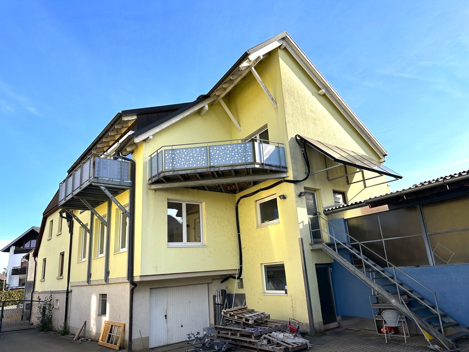 Mehrfamilienhaus zum Kauf provisionsfrei 1.148.000 € 12 Zimmer 416 m²<br/>Wohnfläche 1.420 m²<br/>Grundstück Munzingen Freiburg im Breisgau / Munzingen 79112