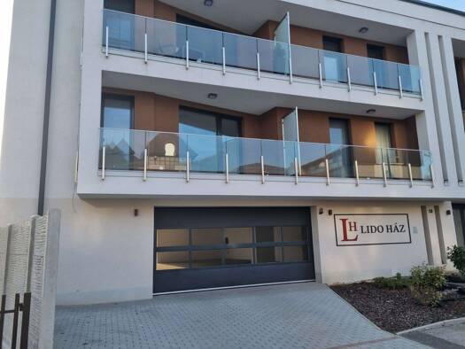 Wohnung zum Kauf 194.500 € 2 Zimmer 52 m² 3 Geschosse frei ab sofort utca Siófok 8600