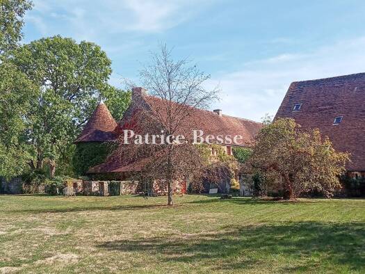 Herrenhaus zum Kauf 875.000 € 20 Zimmer 230 m² 20.357 m² Grundstück Écouché-les-Vallées 61150