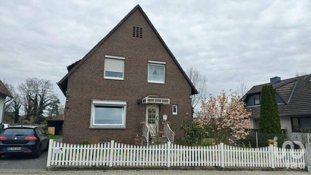 Einfamilienhaus zum Kauf 260.000 € 5 Zimmer 111 m² 743 m² Grundstück Gifhorn Gifhorn 38518
