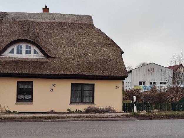 Doppelhaushälfte zum Kauf provisionsfrei 199.000 € 6 Zimmer 92 m² 1.813 m² Grundstück Dorfstraße 35 Kasnevitz Putbus OT Kasnevitz 18581