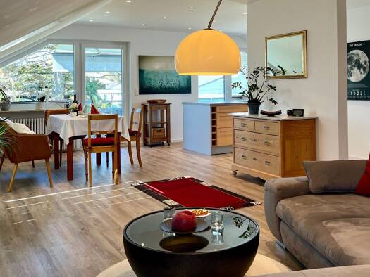 Wohnung zur Miete 1.380 € 2,5 Zimmer 90 m² Geschoss 1/1 frei ab sofort Poststraße 20 Öhningen Öhningen 78337