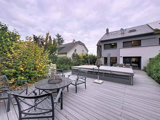 Einfamilienhaus zum Kauf provisionsfrei 1.390.000 € 1.046 m² Grundstück Syren 5899