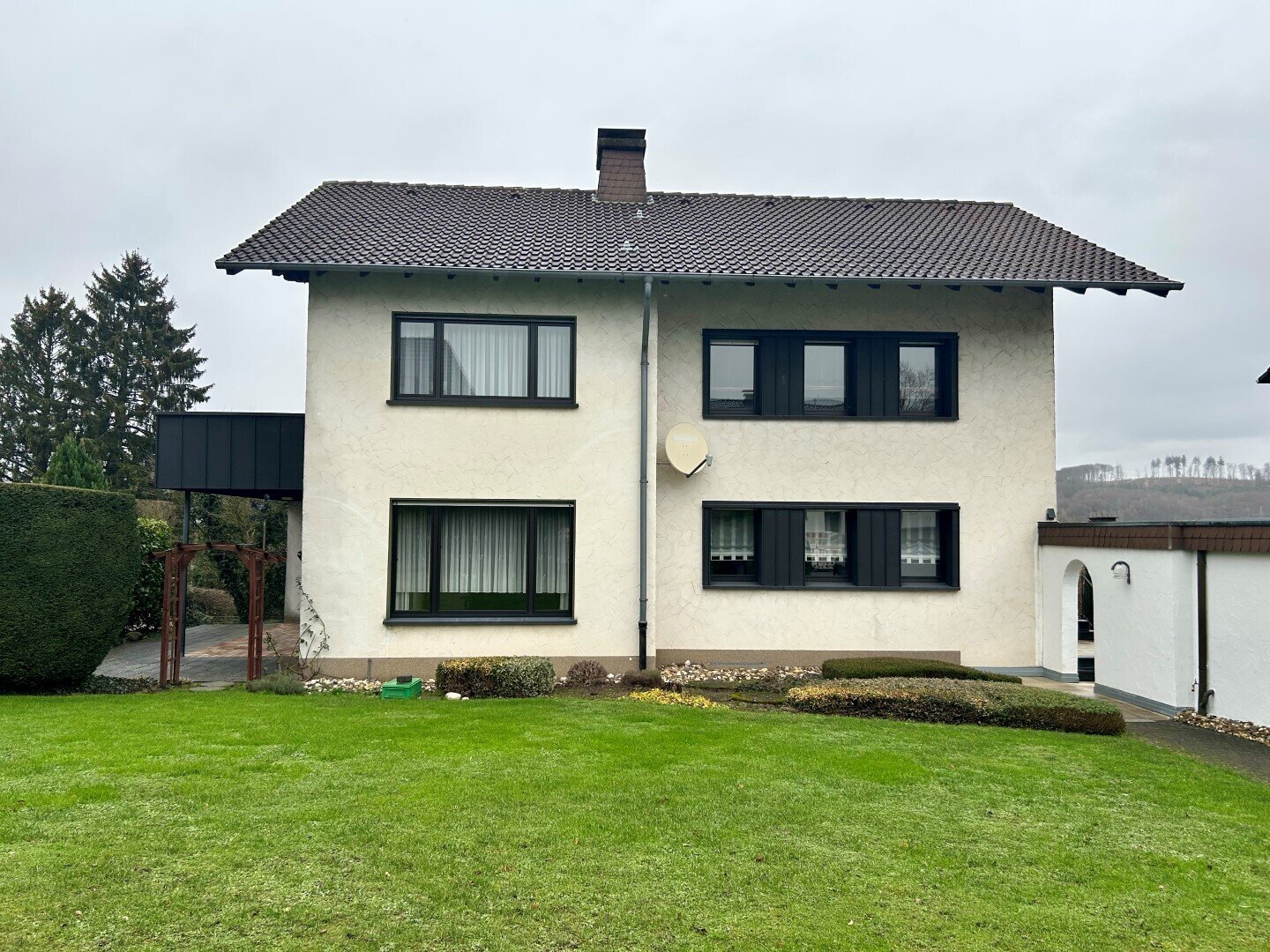 Haus zum Kauf 599.000 € 6 Zimmer 177 m²<br/>Wohnfläche 893 m²<br/>Grundstück ab sofort<br/>Verfügbarkeit Mühlenberg Arnsberg 59759