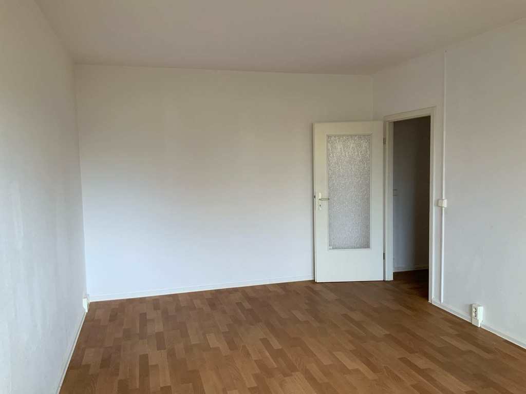 Wohnung zur Miete 383 € 2 Zimmer 66,3 m²<br/>Wohnfläche 1.<br/>Geschoss Stuttgarter Allee 12 Grünau - Mitte Leipzig 04209