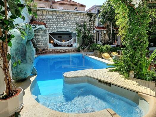 Villa zum Kauf 1.500.000 € 220 m² 480 m² Grundstück Brac