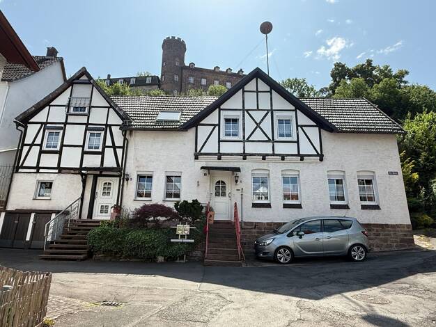 Mehrfamilienhaus zum Kauf 95.000 € 6 Zimmer 143 m² 529 m² Grundstück Am Ükern 3 Herstelle Beverungen 37688