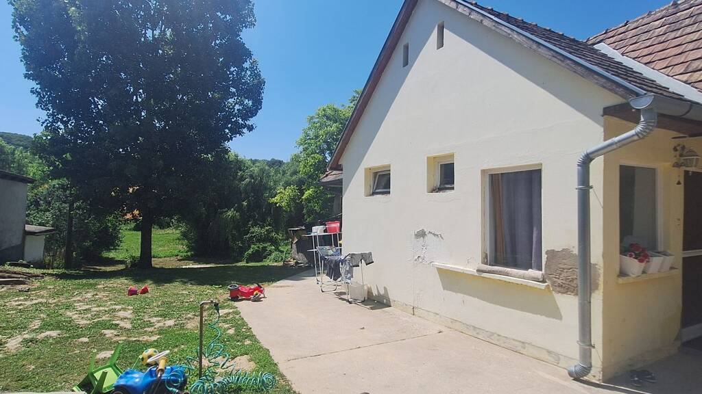 Einfamilienhaus zum Kauf 75.000 € 3 Zimmer 57 m² 1.693 m² Grundstück Tamási 7090