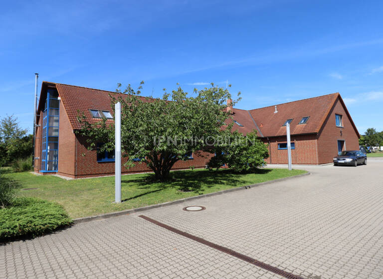 Bürogebäude zur Miete 2.960 € 7 Zimmer 237 m²<br/>Bürofläche Elmenhorst Elmenhorst-Lichtenhagen 18107