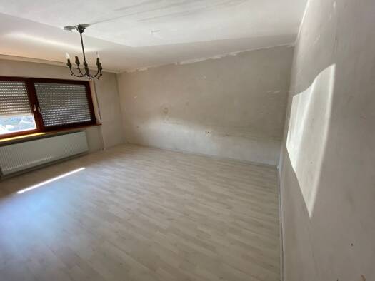 Wohnung zur Miete 700 € 2,5 Zimmer 92 m² Geschoss EG/2 frei ab 01.12.2026 Neubrunn Neubrunn 97277